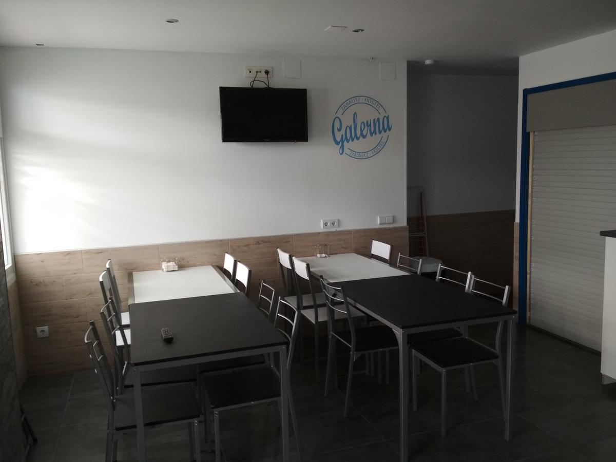 Galerna Zarautz Hostel Екстер'єр фото